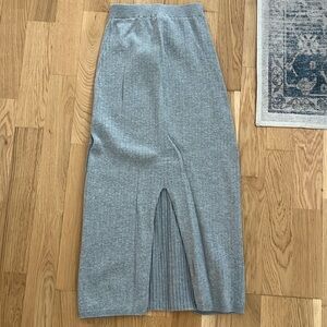 Grey ribbed knit midi skirt